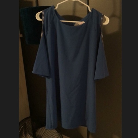 Clothes - Picture 6 of 8